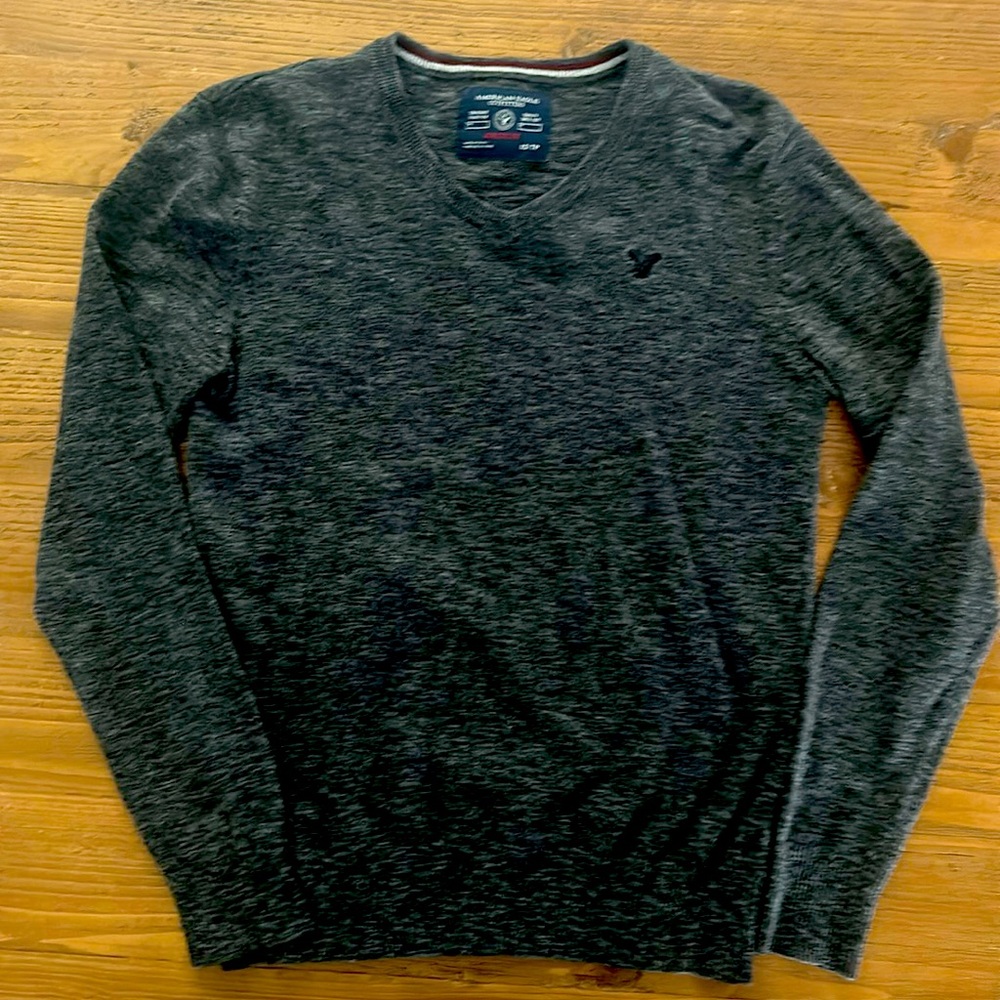 American Eagle Men’s V-Neck Sweater, size XS
